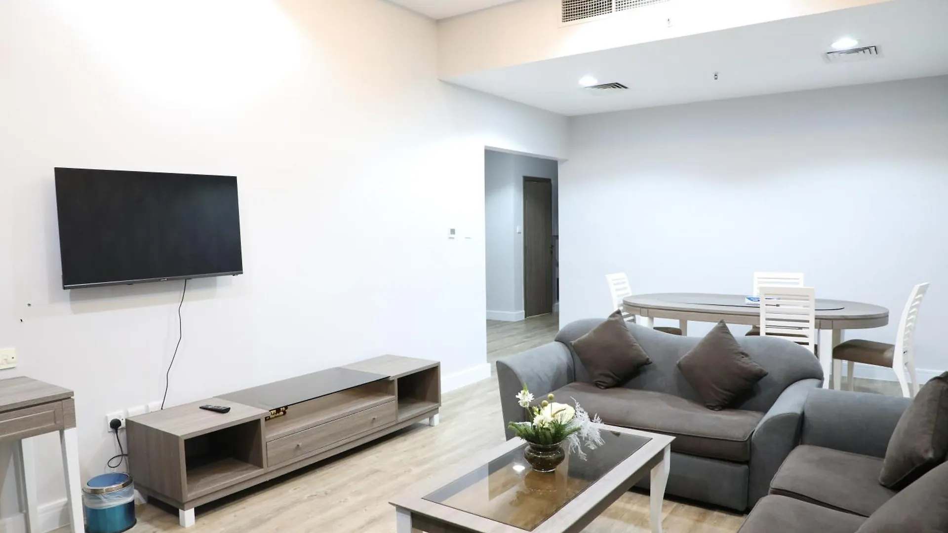 Wescott Plaza Hotel Apartments Llc Formerly West Zone Plaza Hotel Apts Dubai